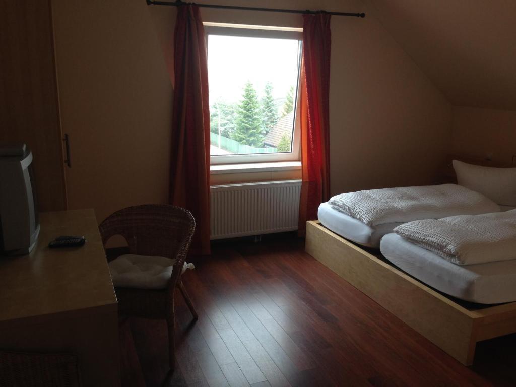 Vierlandentor Hotel Hamburg Room photo