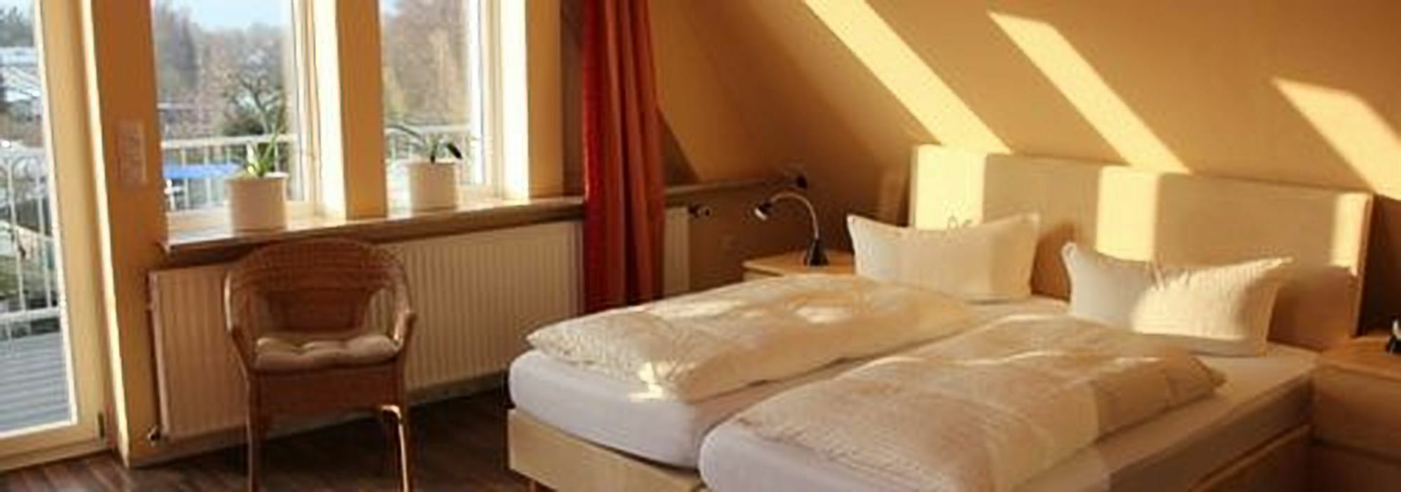 Vierlandentor Hotel Hamburg Exterior photo